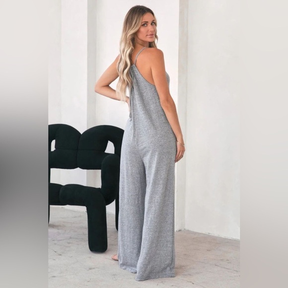 🌟NIP🌟-Relaxed Chic Sleeveless Wide-Leg Jumpsuit - Picture 5 of 7
